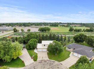 800 15 1/2 Ave SE, Minot, ND 58701