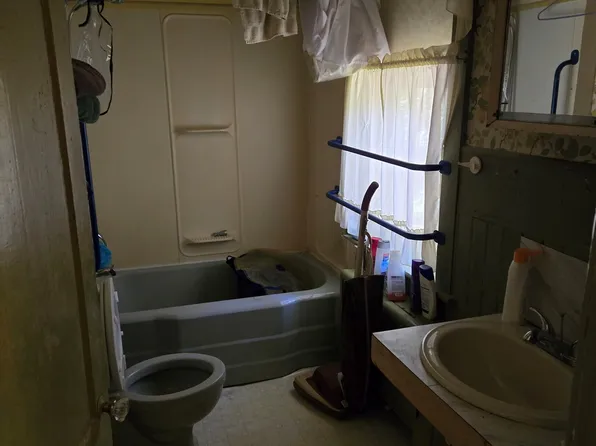 17 Lawrence Street, Vernon, CT 06066