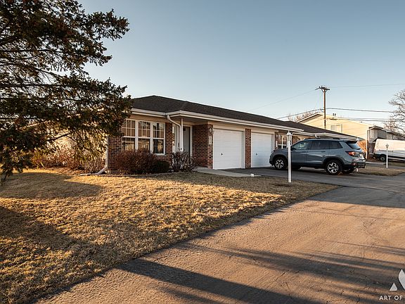 3rd image of 8514 Hill Top Ct