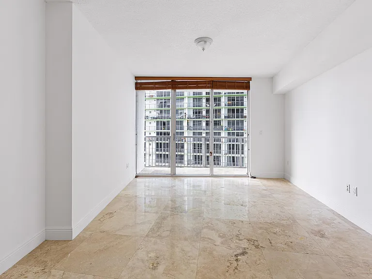 1750 N Bayshore Dr #2409 — Photo 10