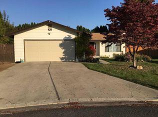 1300 Perry Ct, Yakima, WA 98902