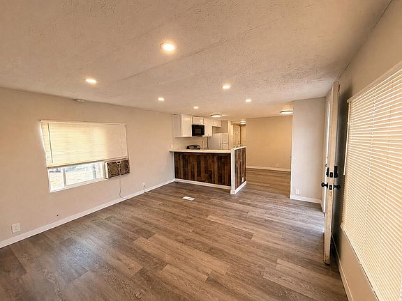 2nd image of 620 Douglas St #3