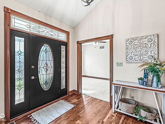5th image of 5856 Essex Dr