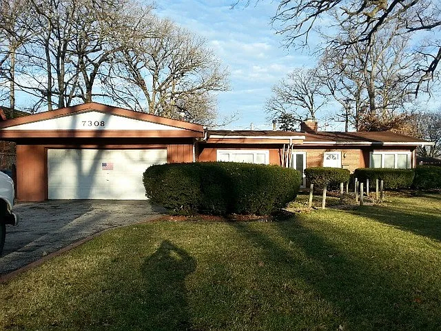 7308 W 108th St photo 1