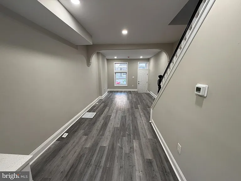 718 N Curley St — Photo 5