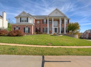 1294 Polo Lake Dr, Ballwin, MO 63021