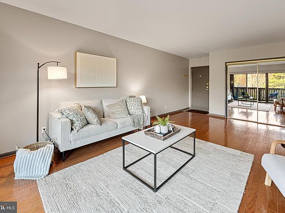 4th image of 205 Skyhill Rd APT 4