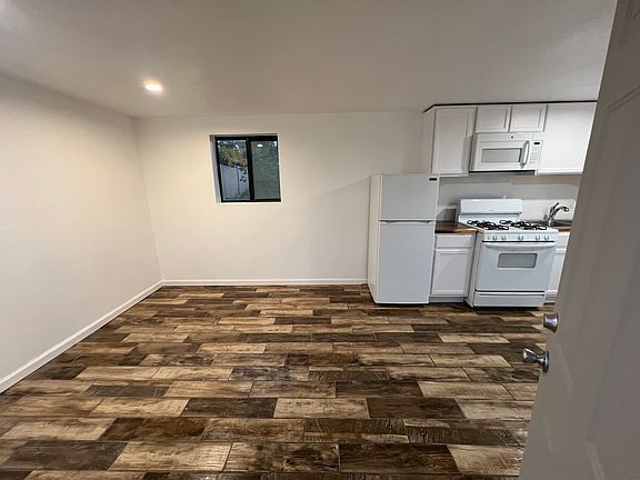 2nd image of 2808 Calle Dulcinea #B