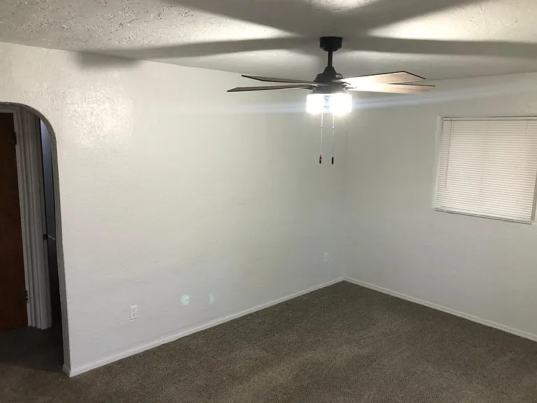 7425 Sky Court Cir NE — Photo 2