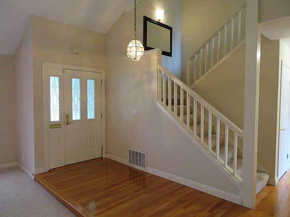 3rd image of 3934 Wellington Sq