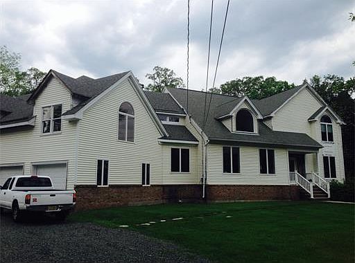 2nd image of 410 2nd Ave
