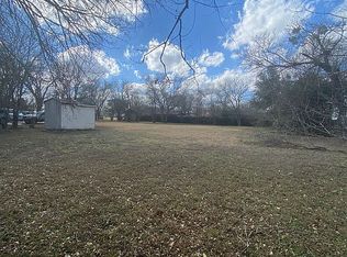 105 Schroeder St, Lockhart, TX 78644