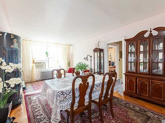 4th image of 62-98 Saunders Sq #6-F