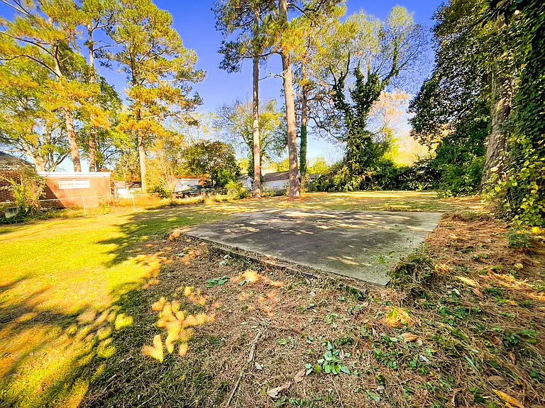 608 N Jackson St — Photo 23