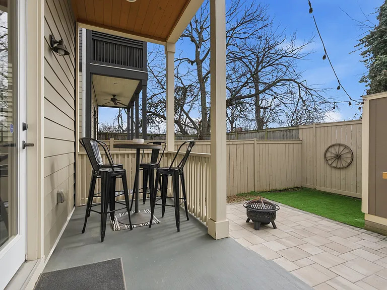 1034 Burchwood Ave — Photo 41