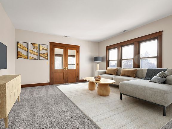 2nd image of 1022 Franklin Pl