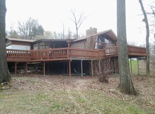 575 Oakford Park Rd, Jeannette, PA 15644