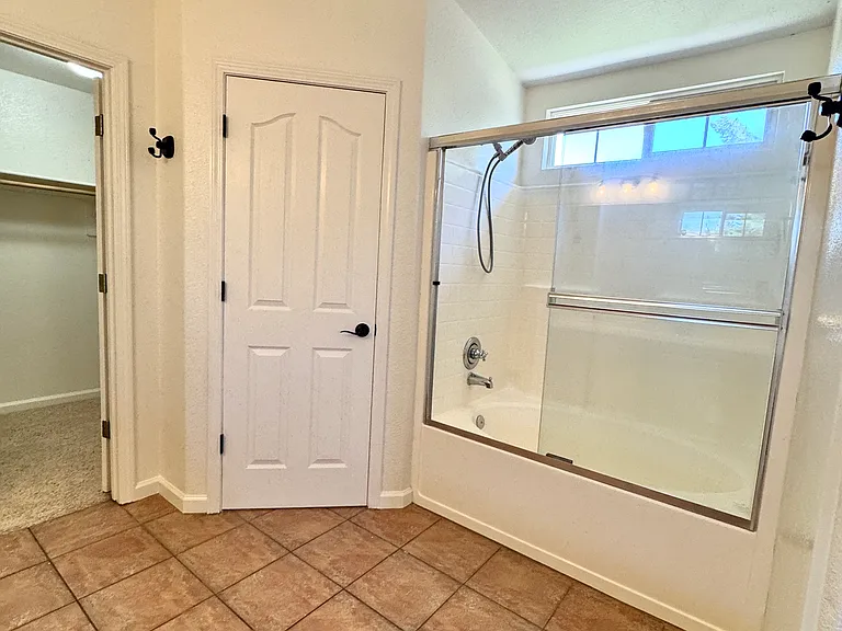 2520 Napoli Dr — Photo 20