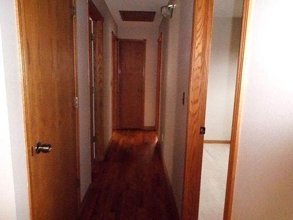 4th image of 211 Park Ave