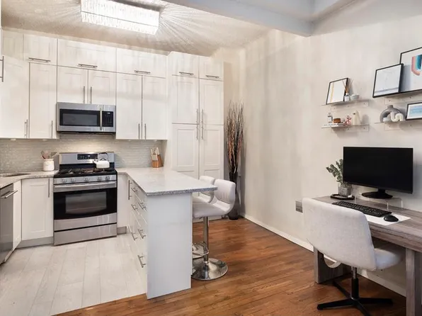 4 Lexington Avenue 2E image 3 of 6