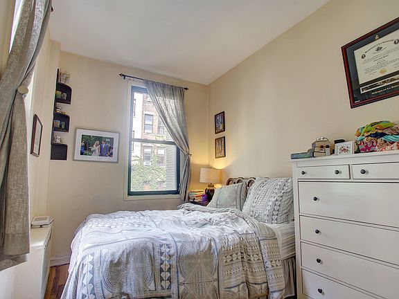 3rd image of 59 W 89th St APT 2R
