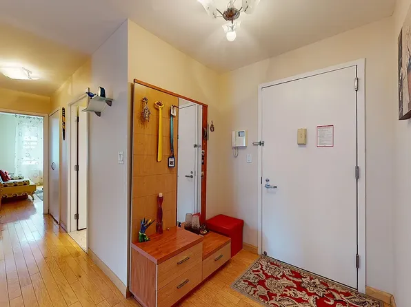 155 Oceana Drive East image 28 of 31