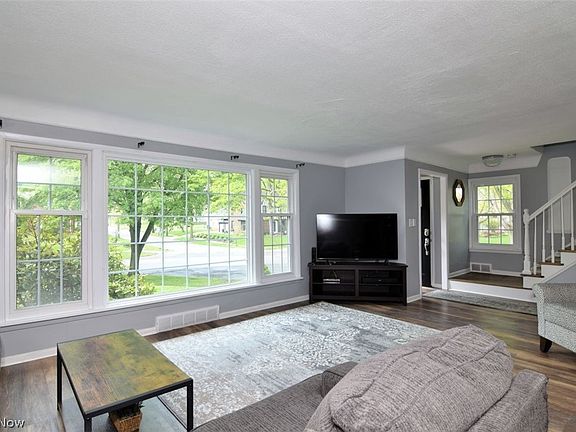 5th image of 17407 Lomond Blvd