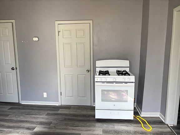 4th image of 4019 Newark Ave APT 2