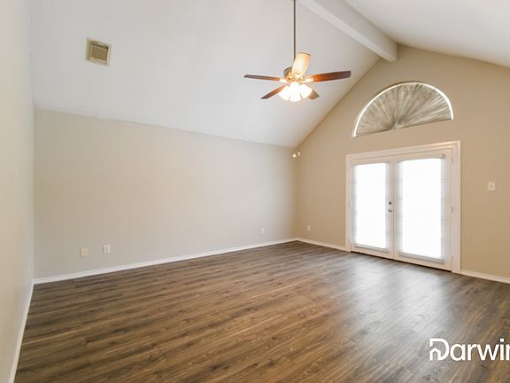 3rd image of 2604 Briarglen Dr