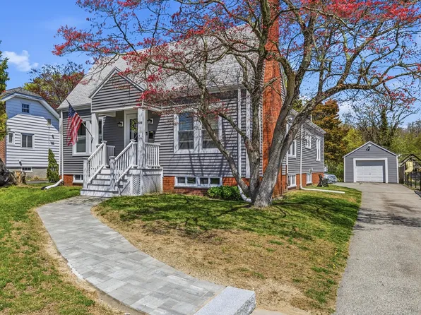 372 Buffinton St, Somerset, MA 02726