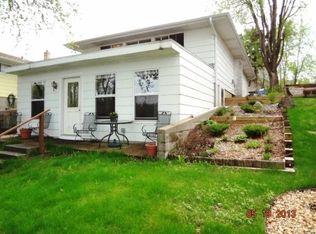 1408 Bay Dr SE, Forest Lake, MN 55025