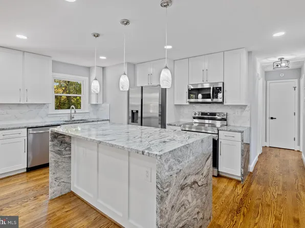 208 Aquia Bay Ave, Stafford, VA 22554