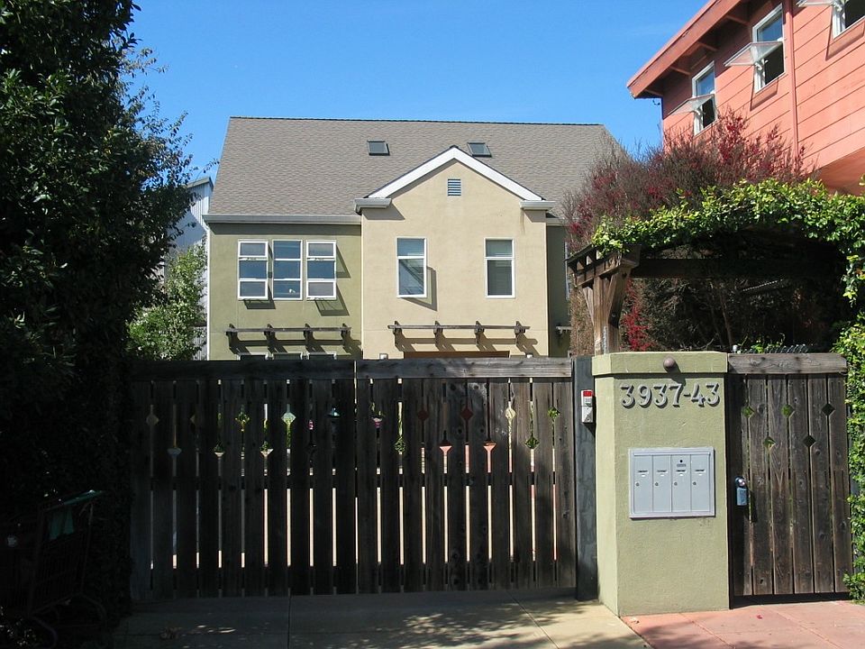 2nd image of 3943 Opal St