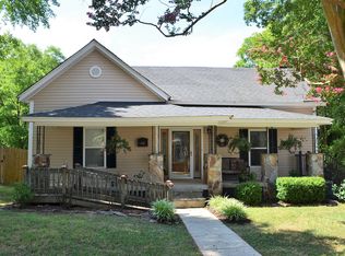533 E Iredell Ave, Mooresville, NC 28115