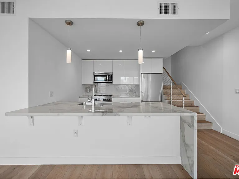957 Figueroa Ter #307 — Photo 8