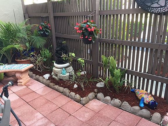 Front entry courtyard