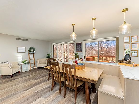 3rd image of 609 S Splitrock Blvd