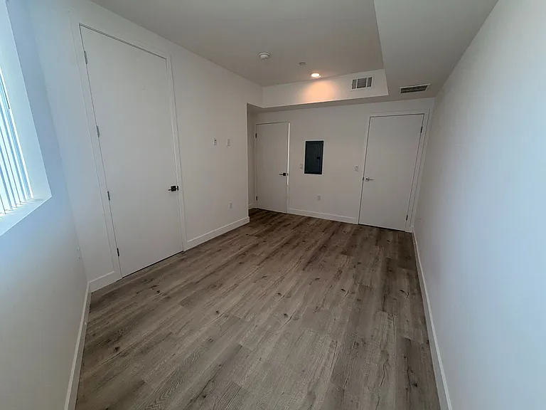 YaYa Glenoaks, LLC — Photo 11