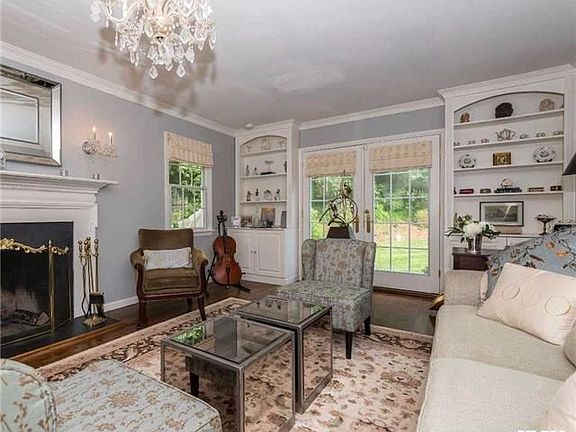 2nd image of 5 Janes Ln