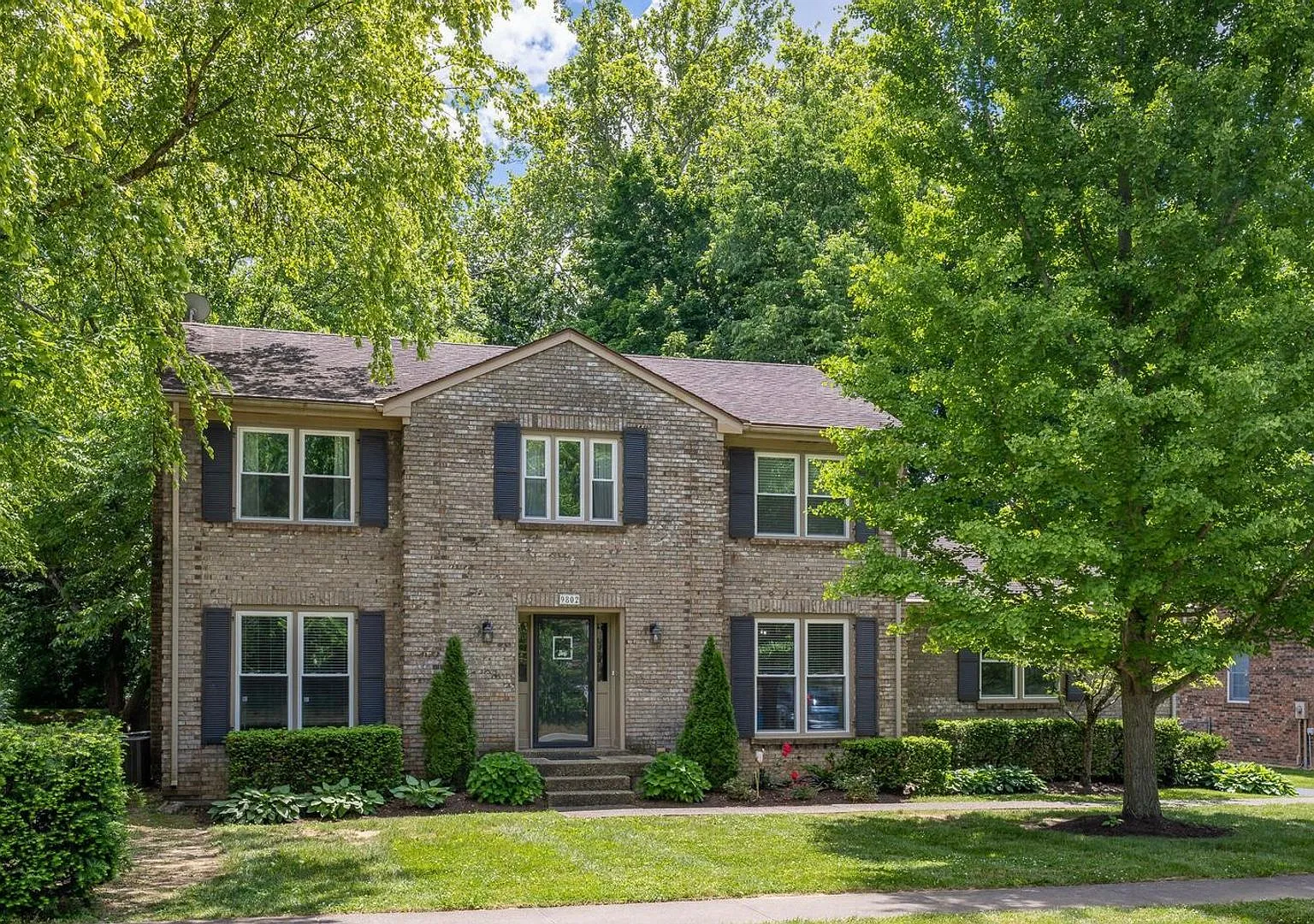 East Louisville -4 bed, 2.5 bath home — Photo 1