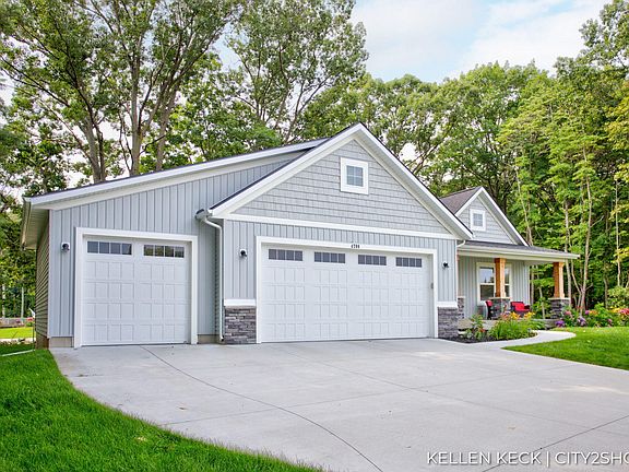 2nd image of 4708 Fox View Dr
