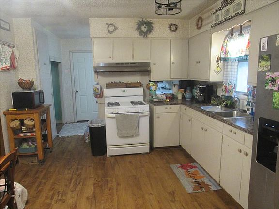 4th image of 518 E 3rd Ave