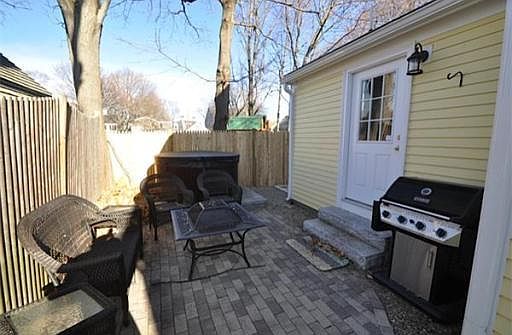 4th image of 75 Prospect St
