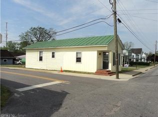 226 Wilson Ave, Wakefield, VA 23888