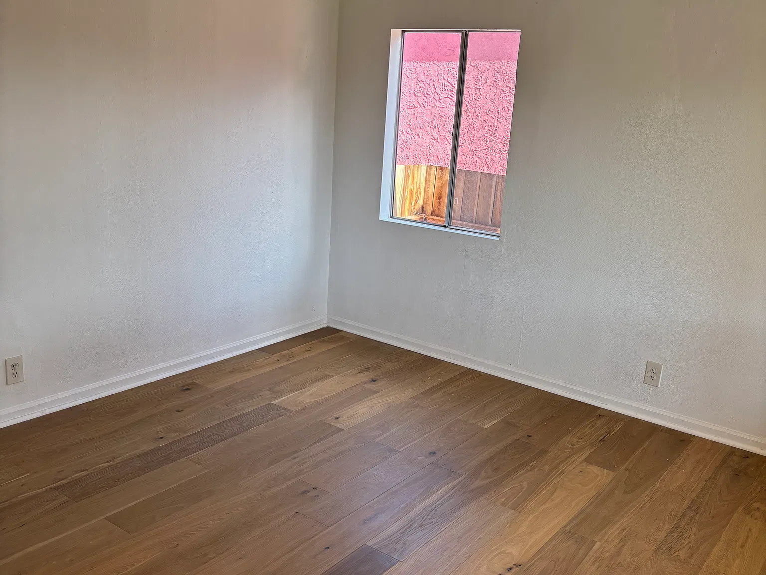 5 bed, 2200 sqft, $4,300 — Photo 1