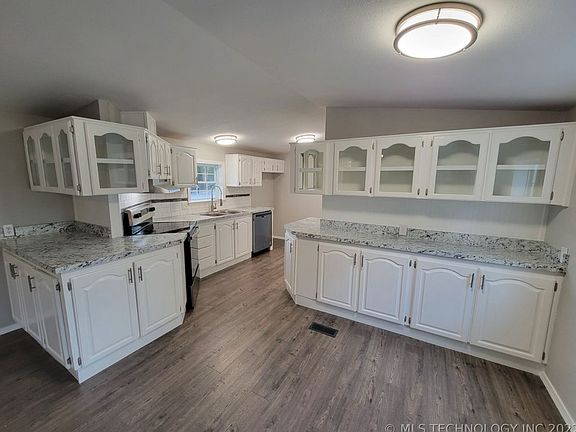 5th image of 879 W 138th St