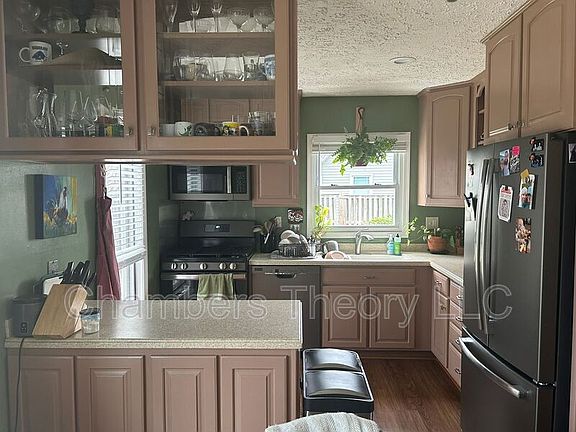 4th image of 4716 Upland Dr