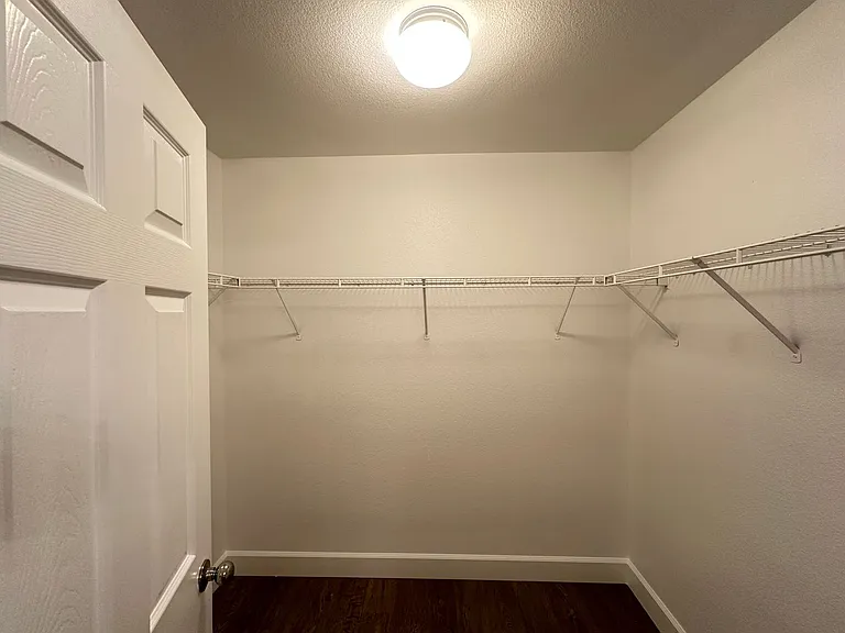 241 Crystal Rose Ct — Photo 17