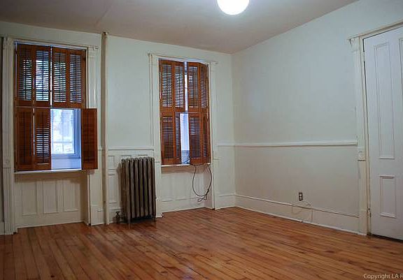 5th image of 710 Degraw St APT 1