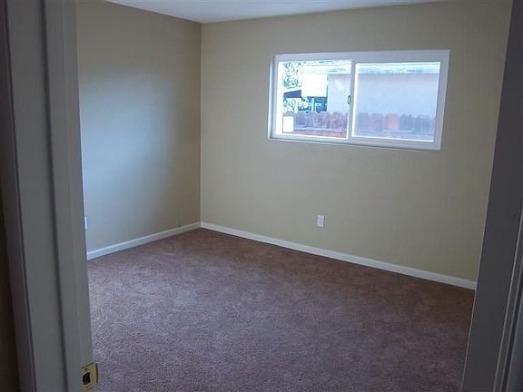 4th image of 434 Willmott Ave